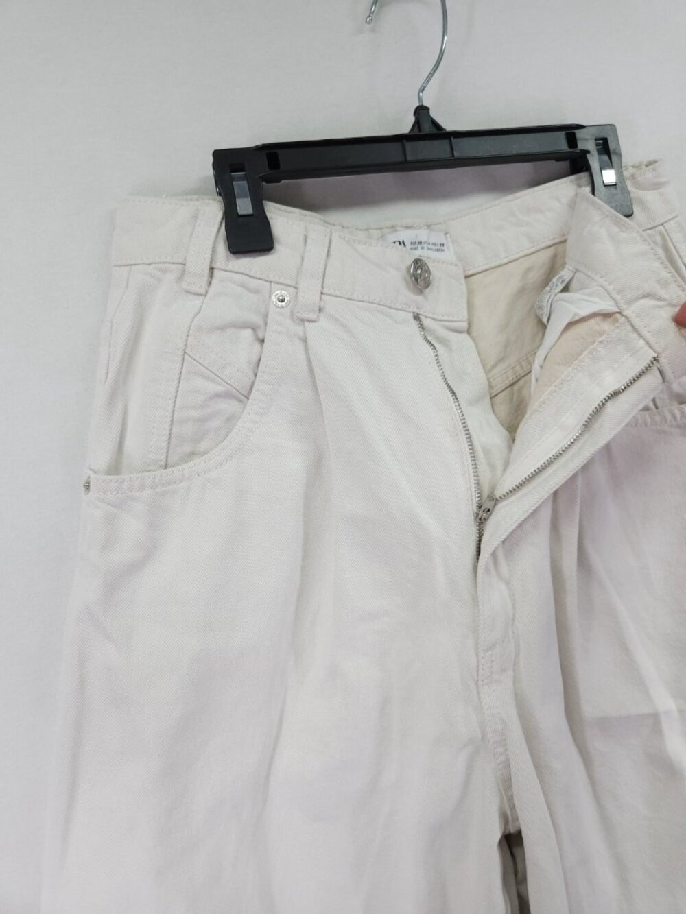 Zara High Waist Pleated Jeans Ivory Balloon Barrel Leg Womens Size 6 (27x26) - Picture 9 of 14